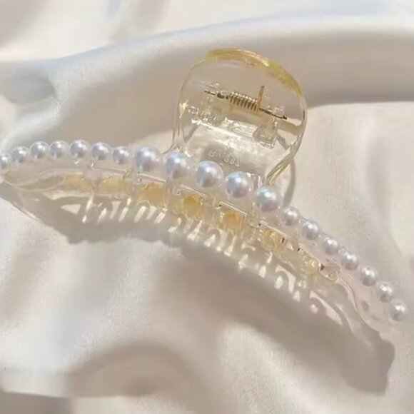 Gold Pearl Hair Clip Set